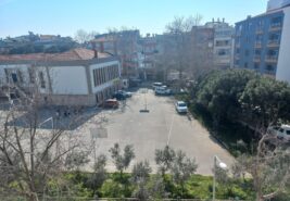 Tarihi Okul Arkasında Eşyalı Kiralık