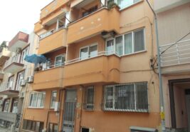 Merkezde Denize 100 m. Sezonluk Eşyalı Yüksek Giriş
