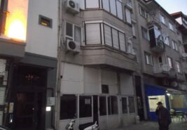 İş Bankası Sokağı’nda Asma Katlı Dükkan