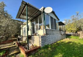 Çeltikçi’de Köy İçinde Arsa İçinde Ev