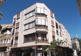 Merkezde Denize 100 metrede Köşe Daire